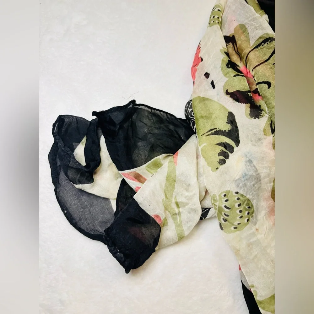 Scarf Vintage Floral Print Scarf with Black Border - Picture 5 of 7